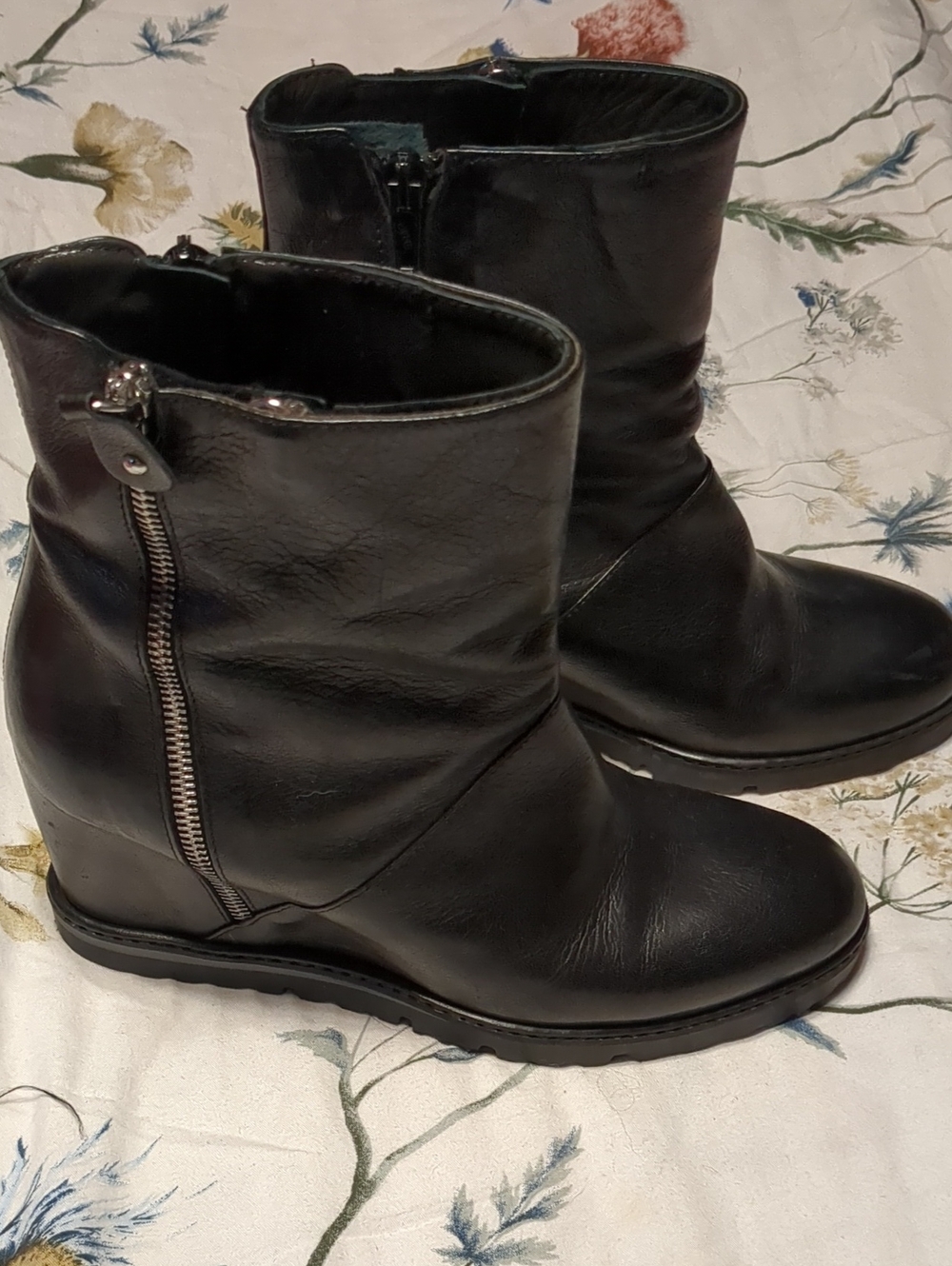 Classic Napoleoni Black Leather Ankle Booties with Double Side Zip 38, 7.5